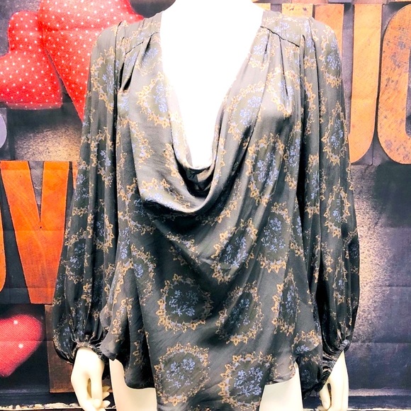 “FREE PEOPLE Drastic DEEP V NECK BLOUSE - Picture 3 of 16